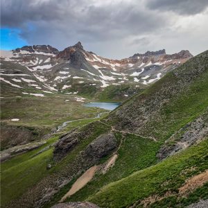 Earlier streamflow in a snow-dwindling world threatens water supply